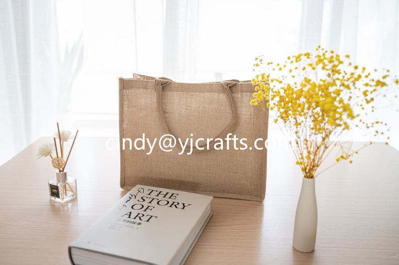 Wholesale Hot Sale New Style Eco Recycle Natural Foldable Reusable Linen Jute Fashion Bag Burlap Bag Printing With Logo